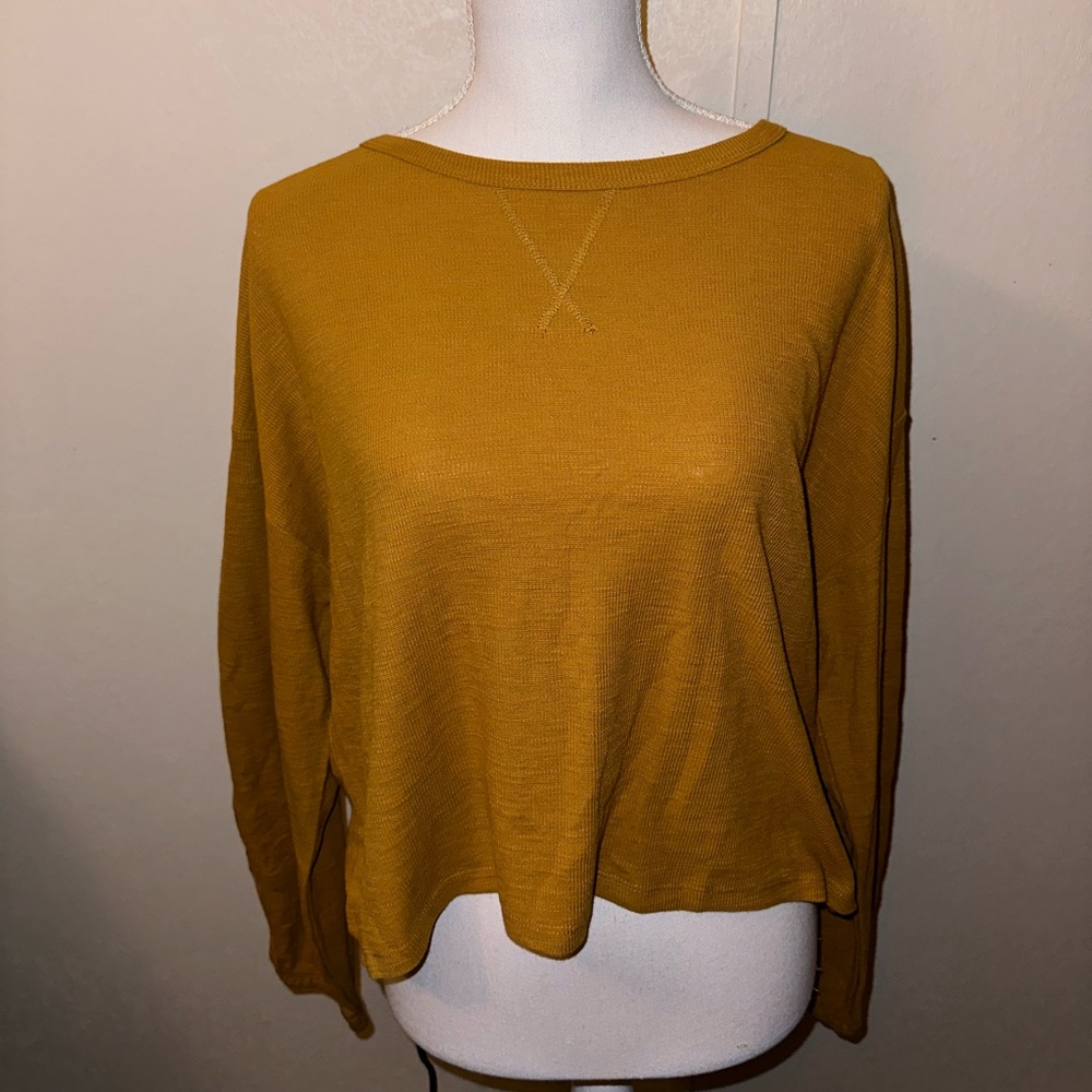 New large mustard Carly Jean Los Angeles sweater, perfect layering CJLA top